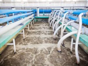 Impianto di trattamento delle acque reflue con sistemi di spurgo industriali